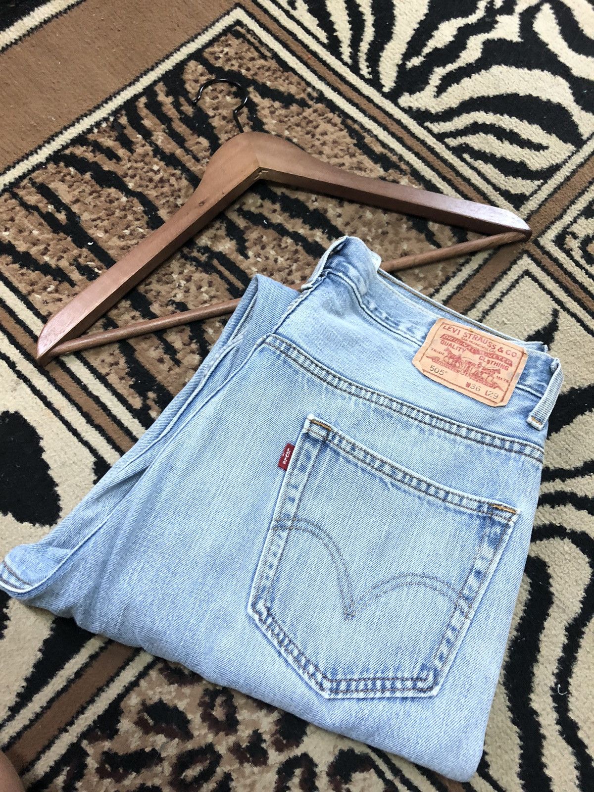 Levi's Vintage Clothing × Vintage VINTAGE LEVIS 505 REGULAR FIT LIGHT BLUE WASH DENIM Size US 33 - 1 Thumbnail