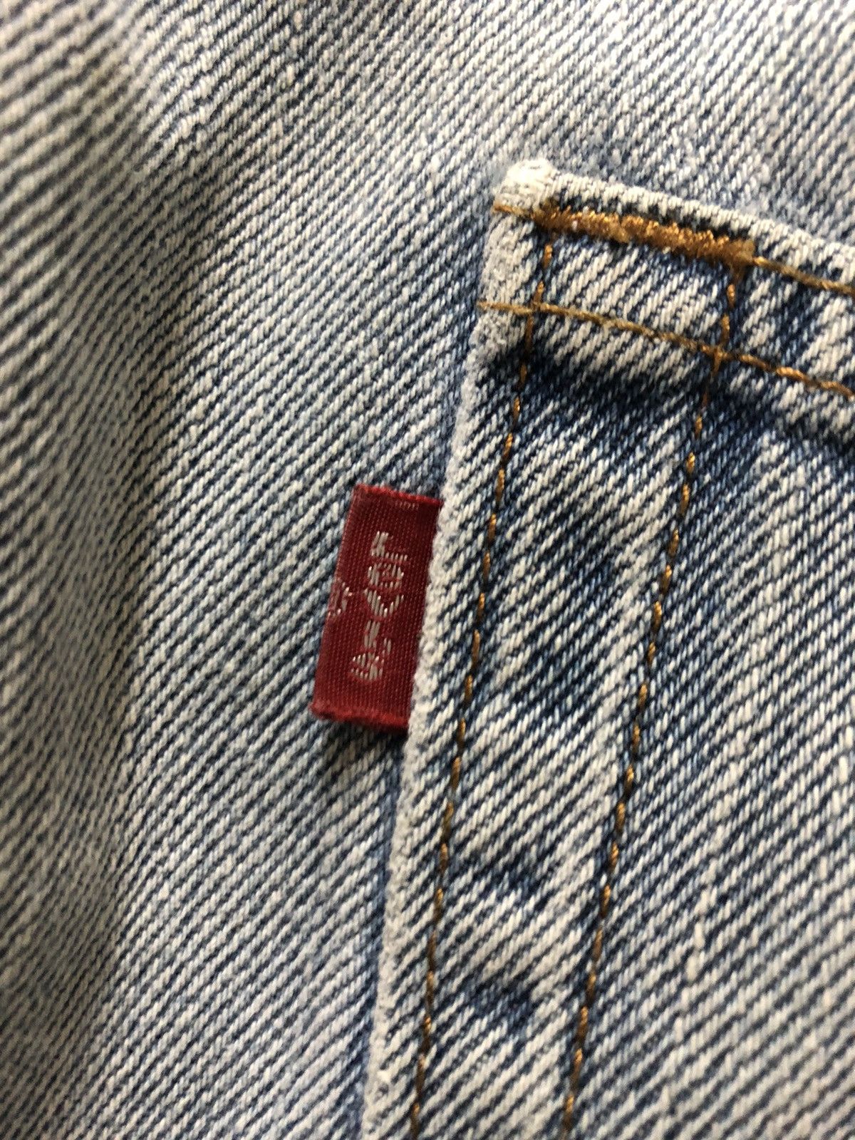 Levi's Vintage Clothing × Vintage VINTAGE LEVIS 505 REGULAR FIT LIGHT BLUE WASH DENIM Size US 33 - 10 Thumbnail