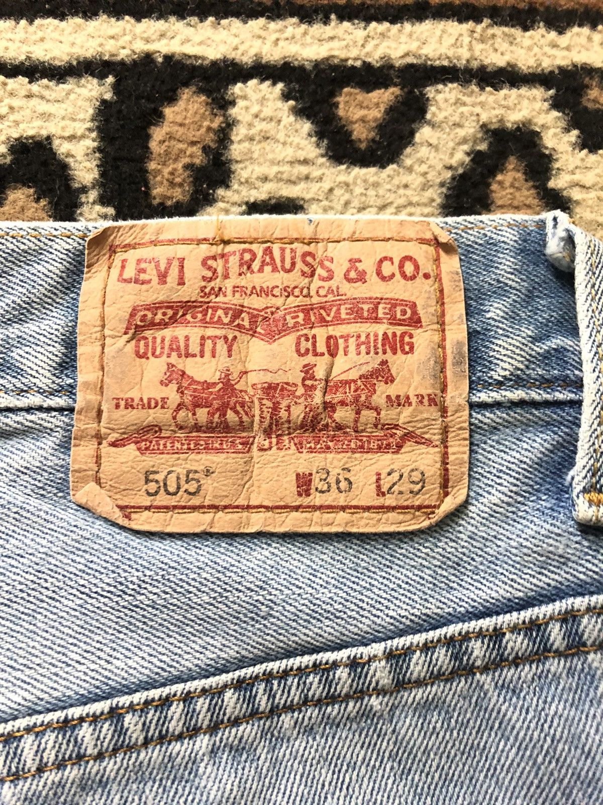 Levi's Vintage Clothing × Vintage VINTAGE LEVIS 505 REGULAR FIT LIGHT BLUE WASH DENIM Size US 33 - 11 Thumbnail
