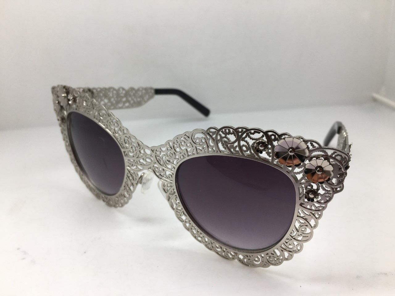 Vintage MOD ROCCOCO BAROQUE FLORALI FILIGREE RUNWAY SHOW SUNGLASSES Size ONE SIZE - 8 Thumbnail