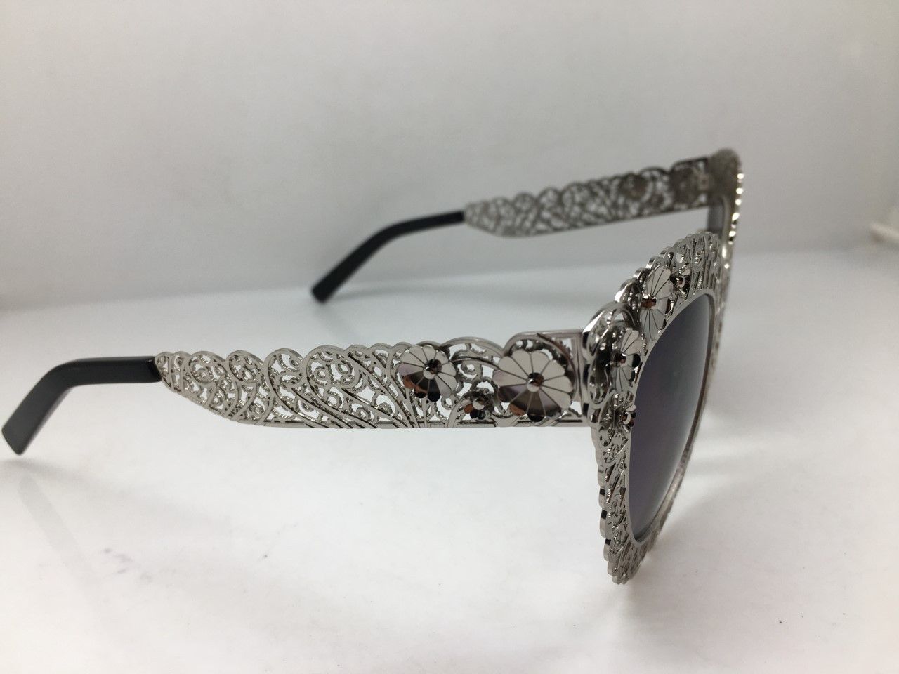Vintage MOD ROCCOCO BAROQUE FLORALI FILIGREE RUNWAY SHOW SUNGLASSES Size ONE SIZE - 4 Thumbnail