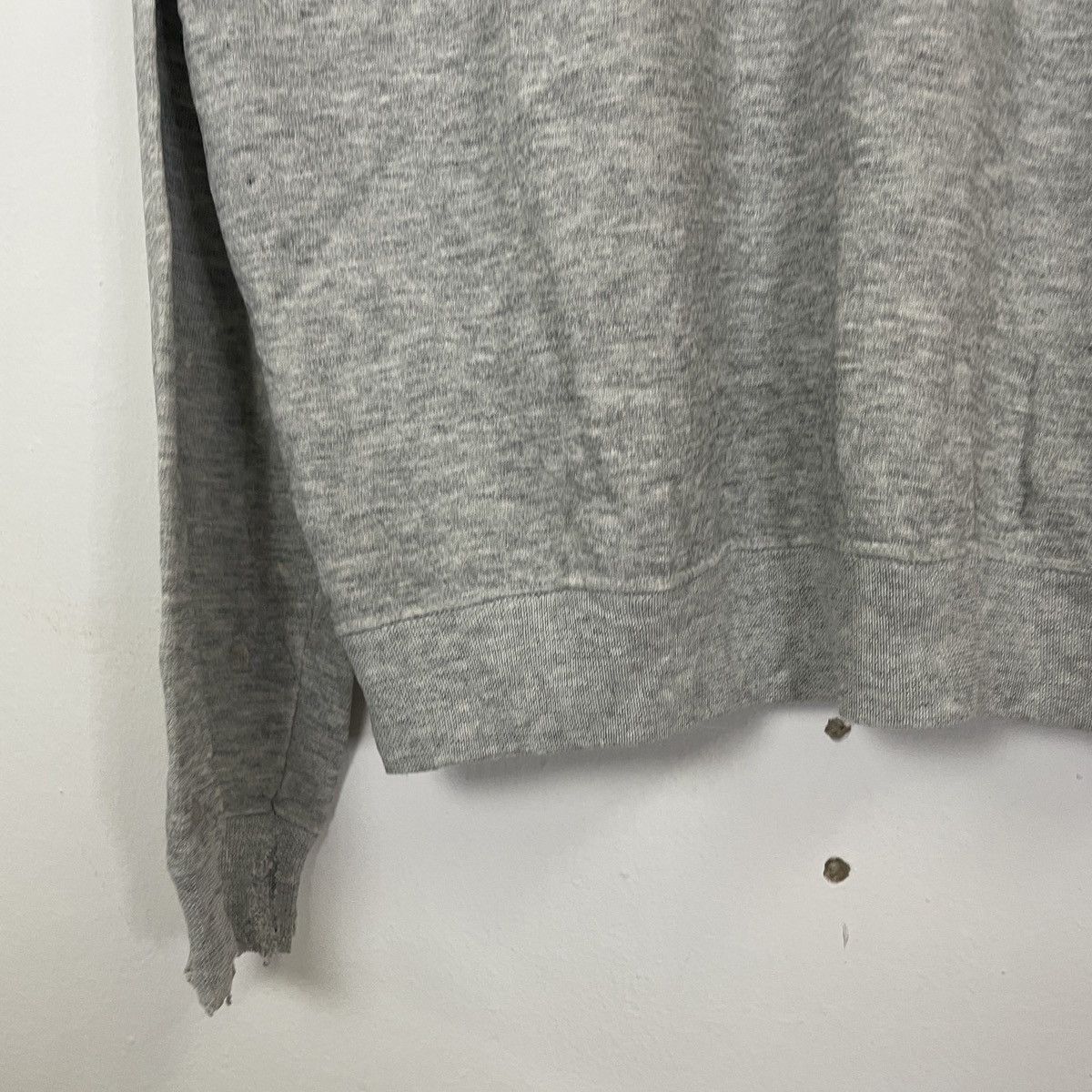 Hanes Vintage 90s Hanes Distressed Crewneck Sweatshirt Size US M / EU 48-50 / 2 - 10 Thumbnail