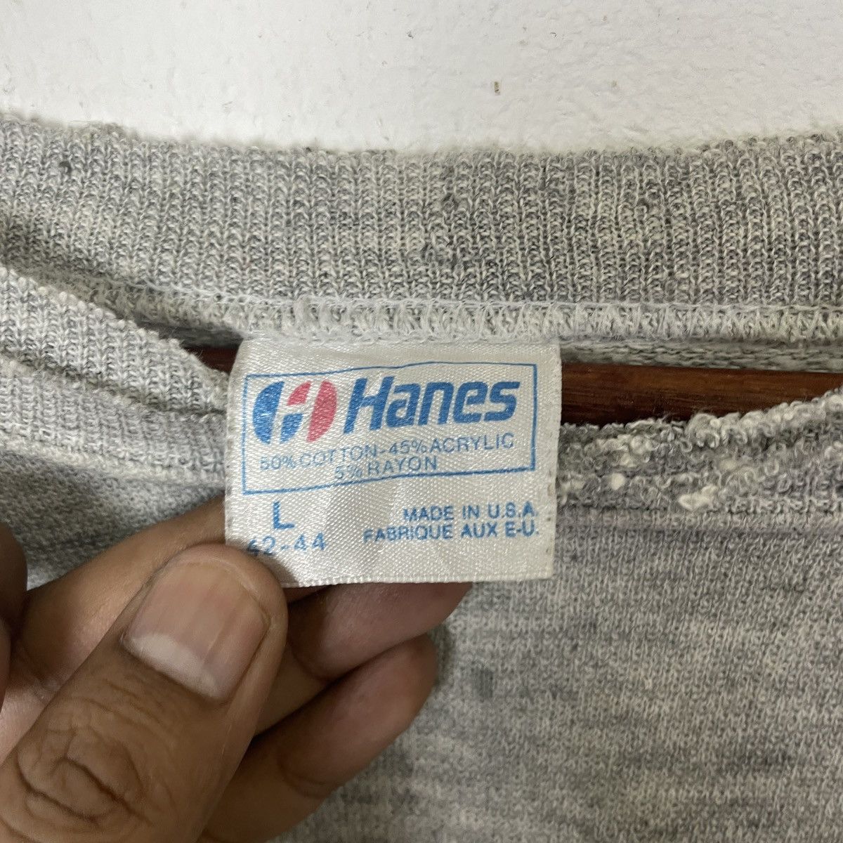 Hanes Vintage 90s Hanes Distressed Crewneck Sweatshirt Size US M / EU 48-50 / 2 - 5 Thumbnail