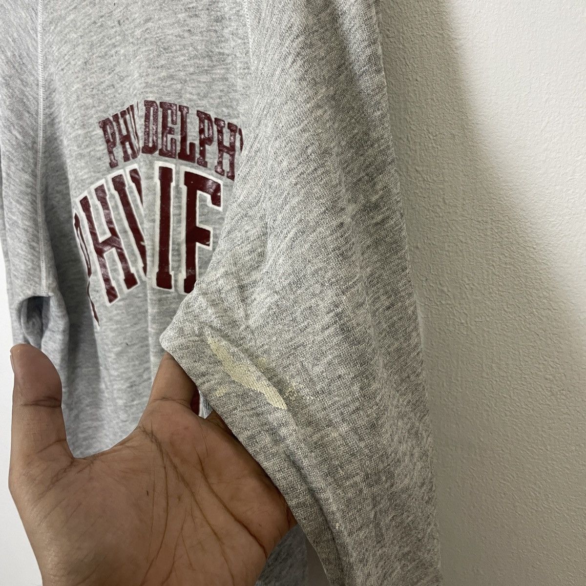 Hanes Vintage 90s Hanes Distressed Crewneck Sweatshirt Size US M / EU 48-50 / 2 - 7 Thumbnail