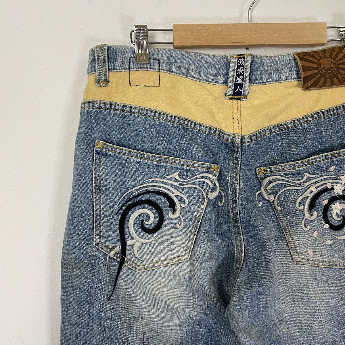 Japanese Brand Vintage Namitatsu Embroidery Skulls Denim Jeans Size US 35 - 9 Thumbnail