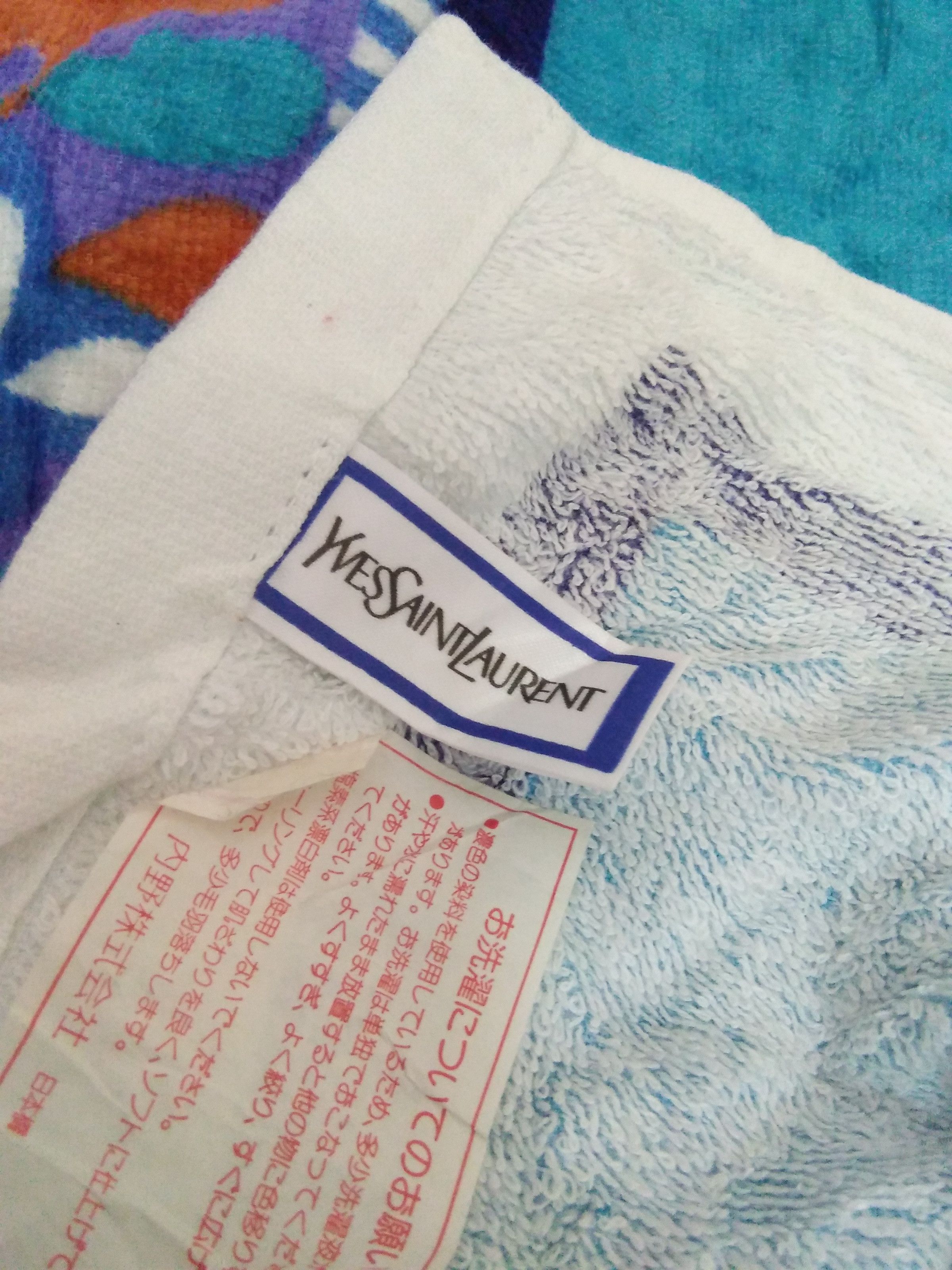 Yves Saint Laurent YVES SAINT LAURENT TOWEL (A560) Size ONE SIZE - 3 Thumbnail