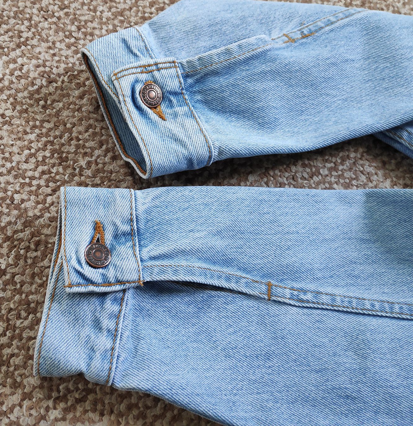 Levi's y2k Vintage Levi's Loose Fit denim trucker jean jacket wide Size US S / EU 44-46 / 1 - 11 Thumbnail