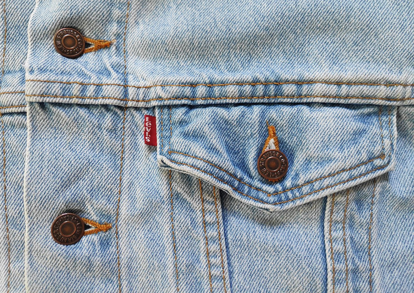 Levi's y2k Vintage Levi's Loose Fit denim trucker jean jacket wide Size US S / EU 44-46 / 1 - 6 Thumbnail
