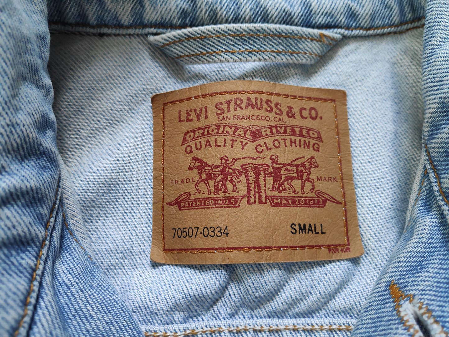 Levi's y2k Vintage Levi's Loose Fit denim trucker jean jacket wide Size US S / EU 44-46 / 1 - 9 Thumbnail
