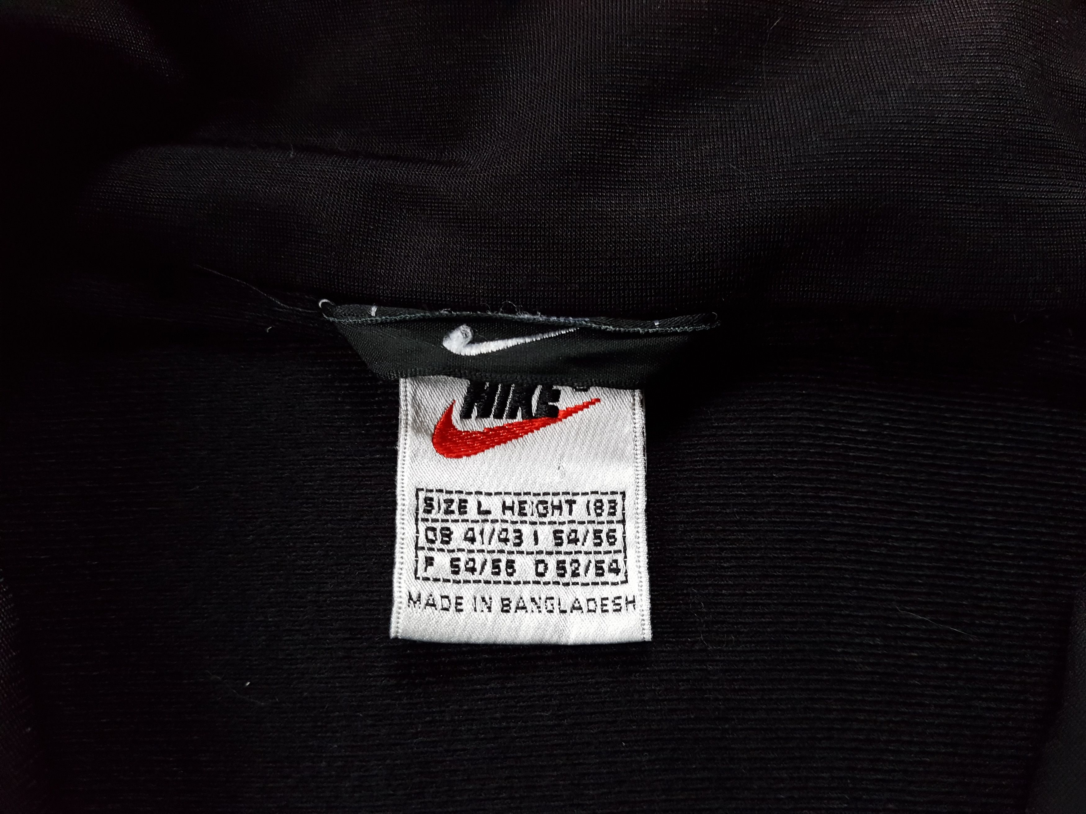 Nike y2k Nike vintage track jacket swoosh big logo size L Size US L / EU 52-54 / 3 - 7 Thumbnail
