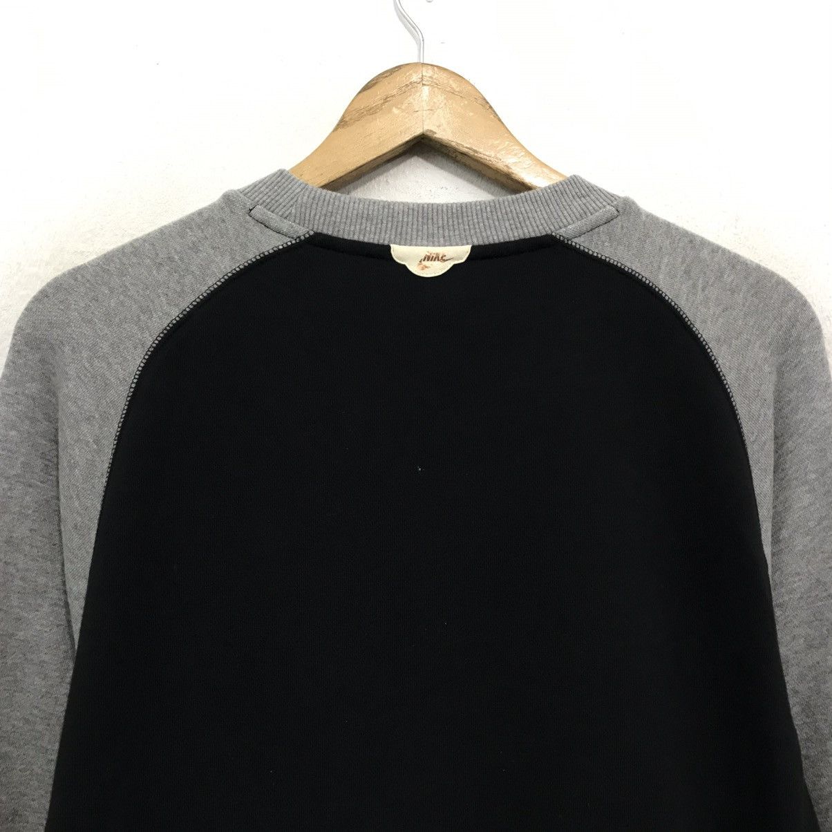 Nike × Vintage Vintage Nike Sweatshirt Nike CrewNeck Embroidered Swoosh Size US M / EU 48-50 / 2 - 8 Thumbnail