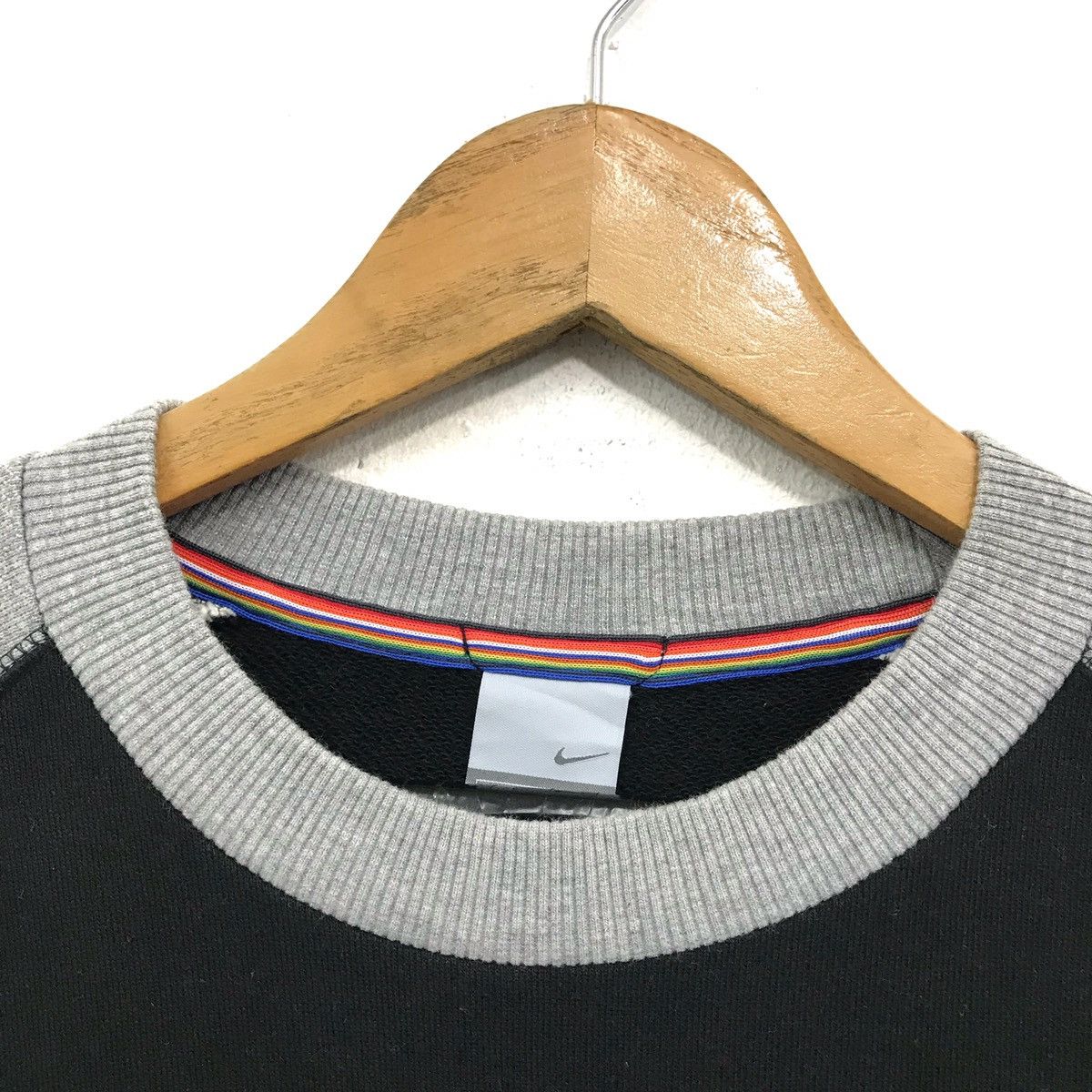 Nike × Vintage Vintage Nike Sweatshirt Nike CrewNeck Embroidered Swoosh Size US M / EU 48-50 / 2 - 6 Thumbnail