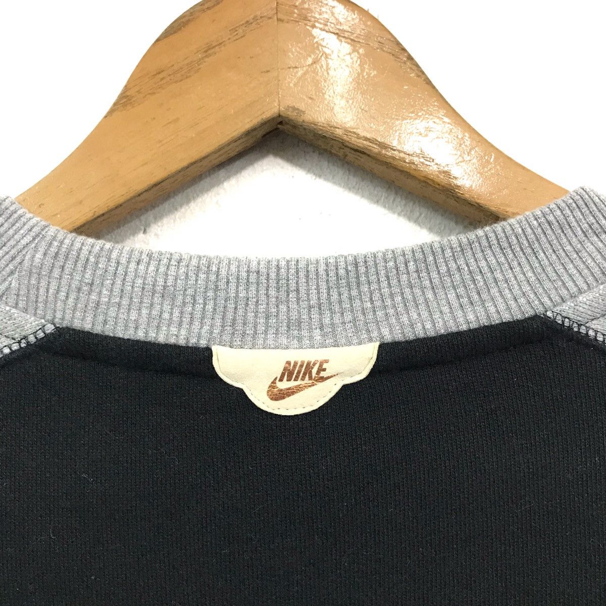Nike × Vintage Vintage Nike Sweatshirt Nike CrewNeck Embroidered Swoosh Size US M / EU 48-50 / 2 - 7 Thumbnail