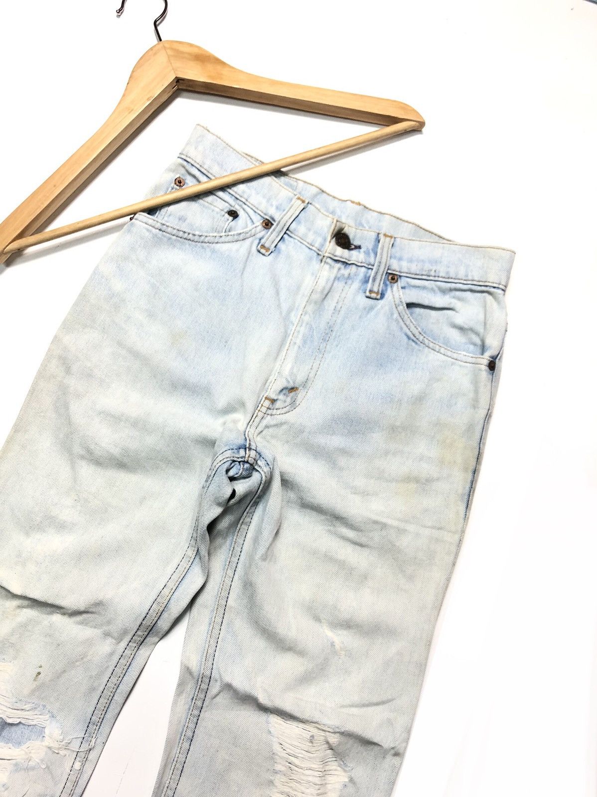 Levi's × Vintage VINTAGE 80s LEVIS LIGHT BLUE WASH DISTRESSED DENIM Size US 26 / EU 42 - 7 Thumbnail