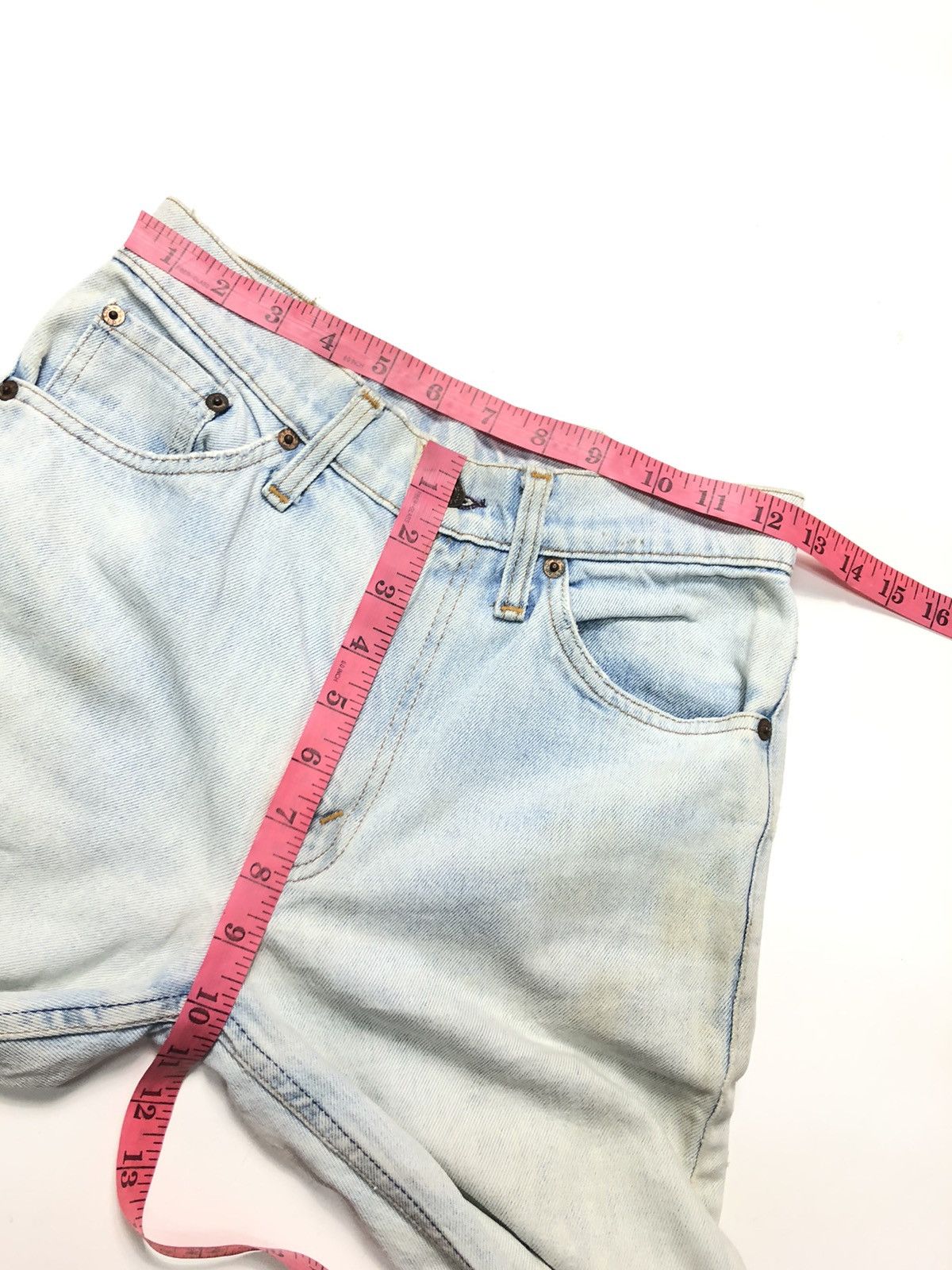 Levi's × Vintage VINTAGE 80s LEVIS LIGHT BLUE WASH DISTRESSED DENIM Size US 26 / EU 42 - 12 Thumbnail