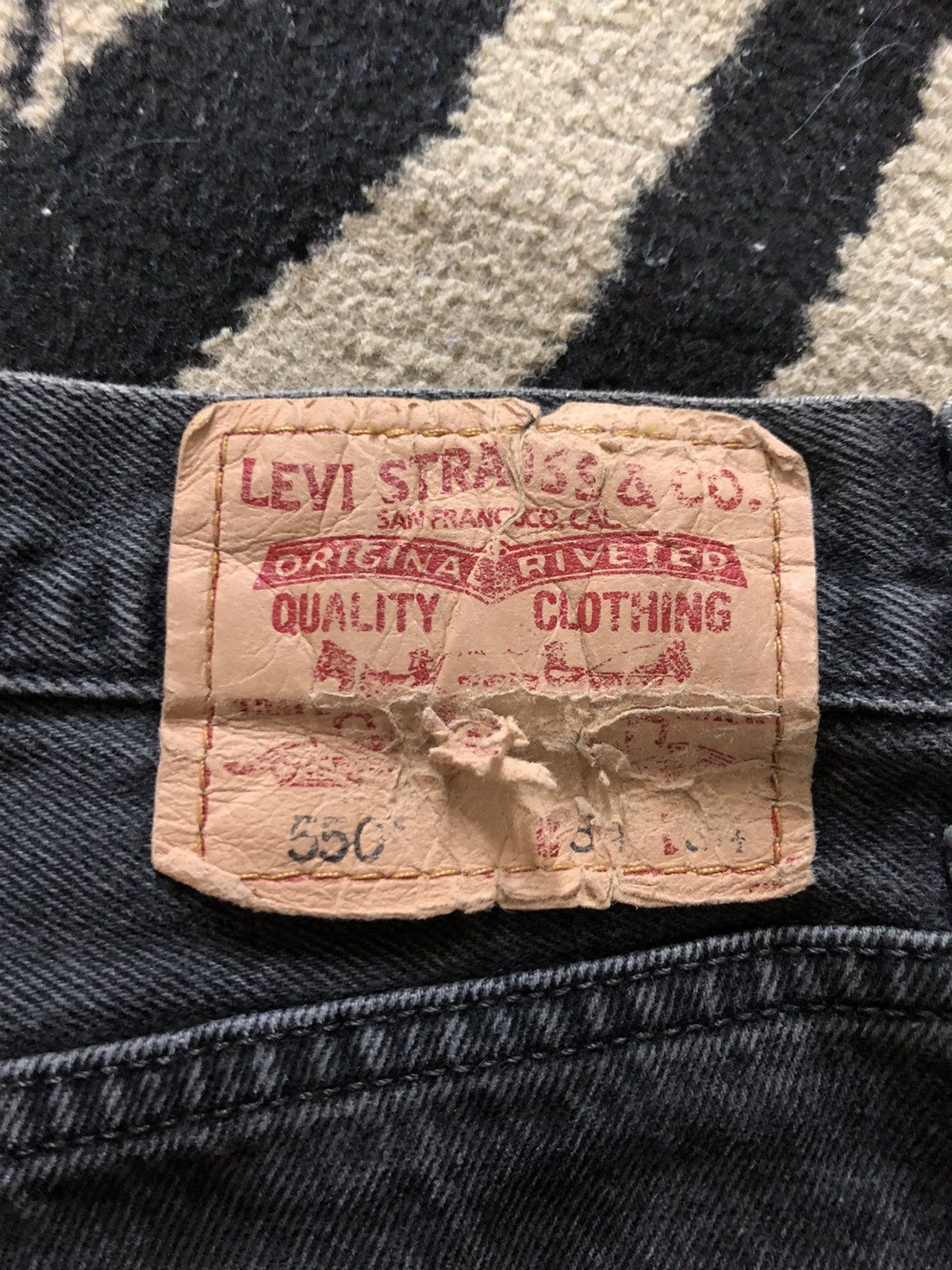 Levi's × Levi's Vintage Clothing × Vintage VINTAGE 90s LEVIS 550 RELAXED FIT SUPER BLACK DENIM Size US 33 - 11 Thumbnail