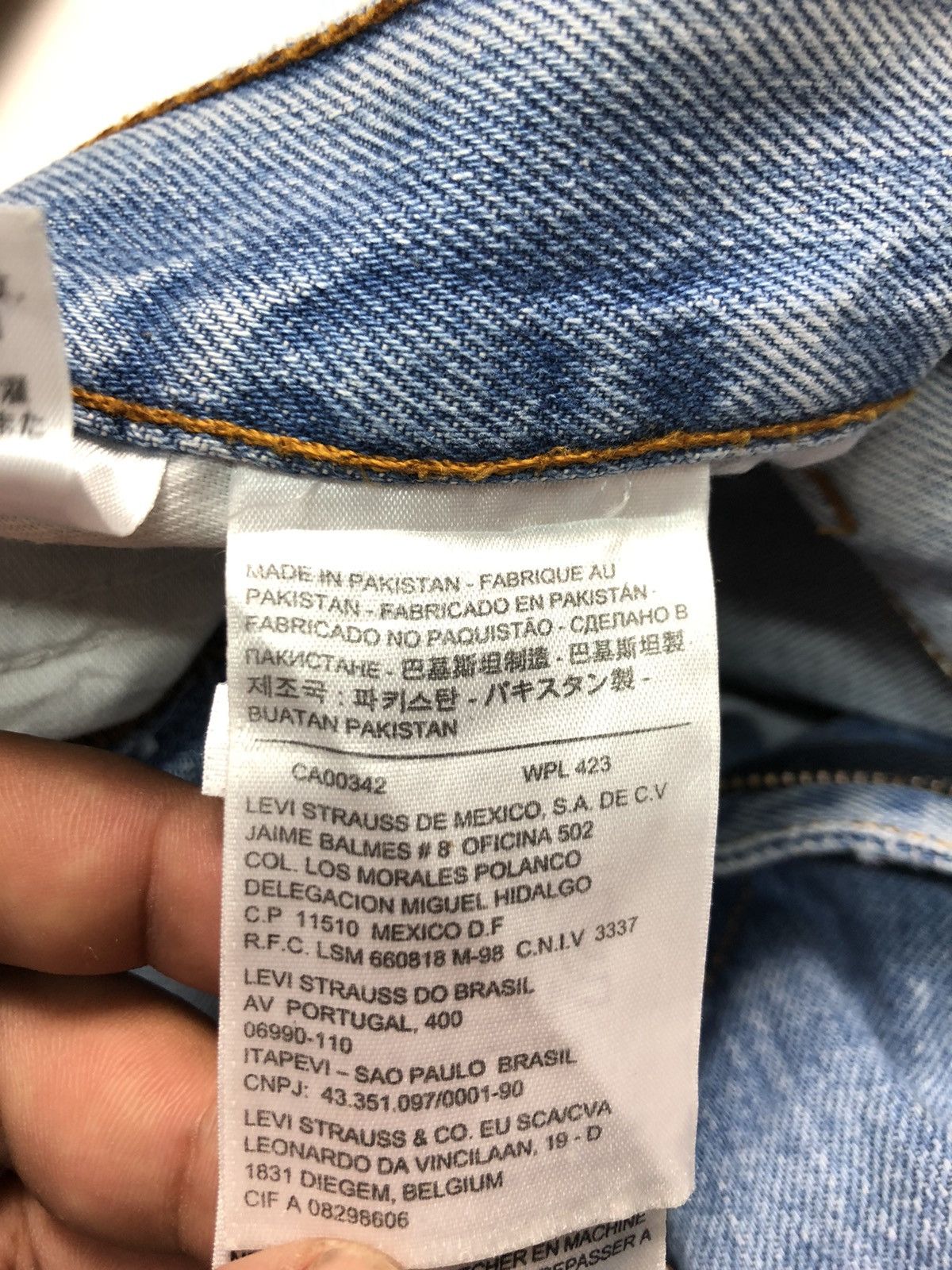 Levi's × Vintage VINTAGE 90s LEVIS BLUE WASH DISTRESSED DENIM Size US 33 - 10 Thumbnail
