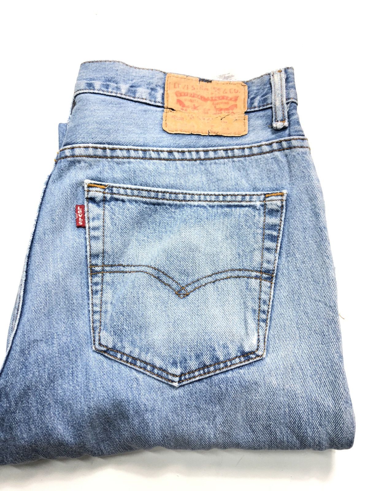 Levi's × Vintage VINTAGE 90s LEVIS BLUE WASH DISTRESSED DENIM Size US 33 - 22 Thumbnail