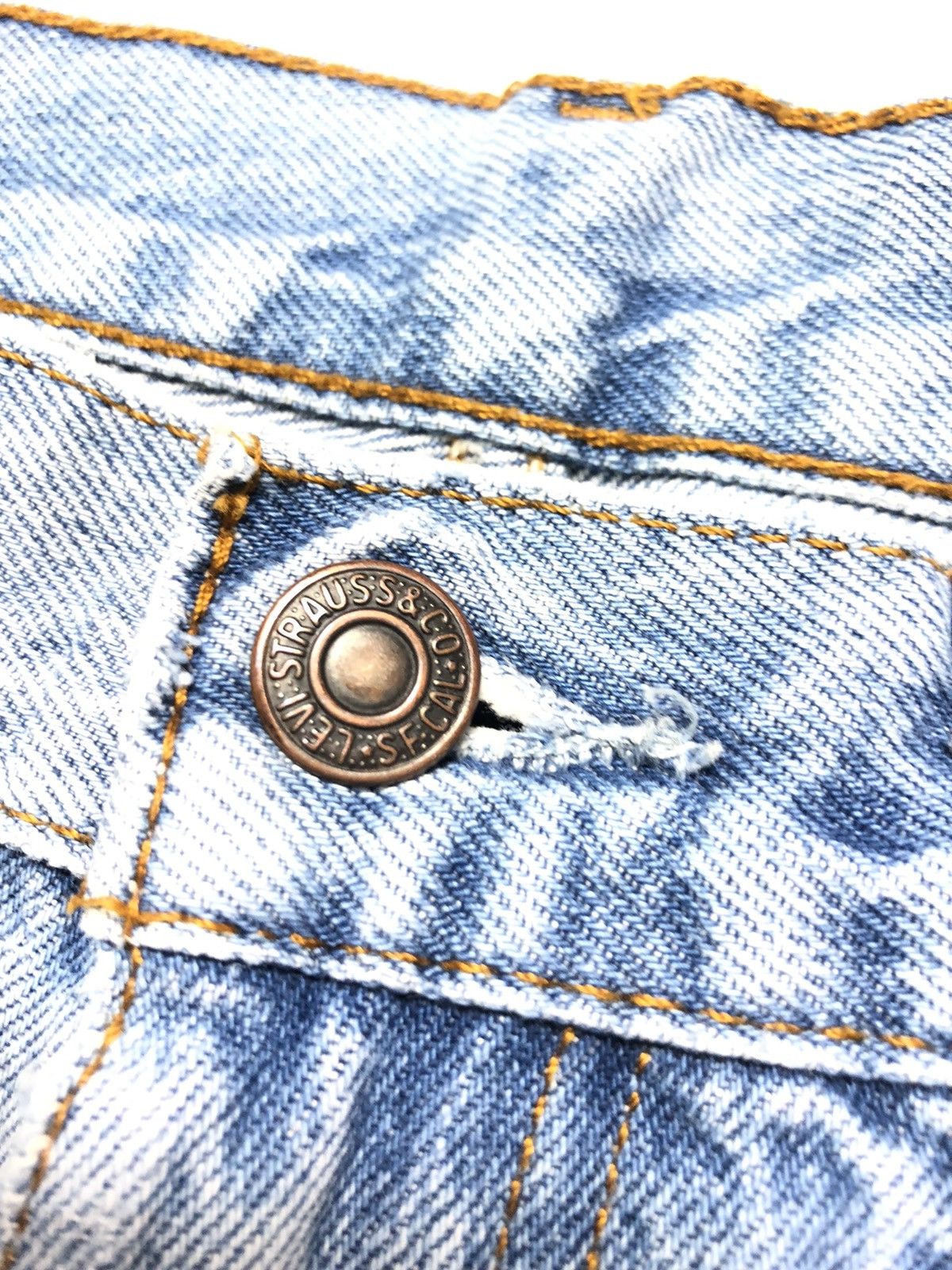 Levi's × Vintage VINTAGE 90s LEVIS BLUE WASH DISTRESSED DENIM Size US 33 - 8 Thumbnail