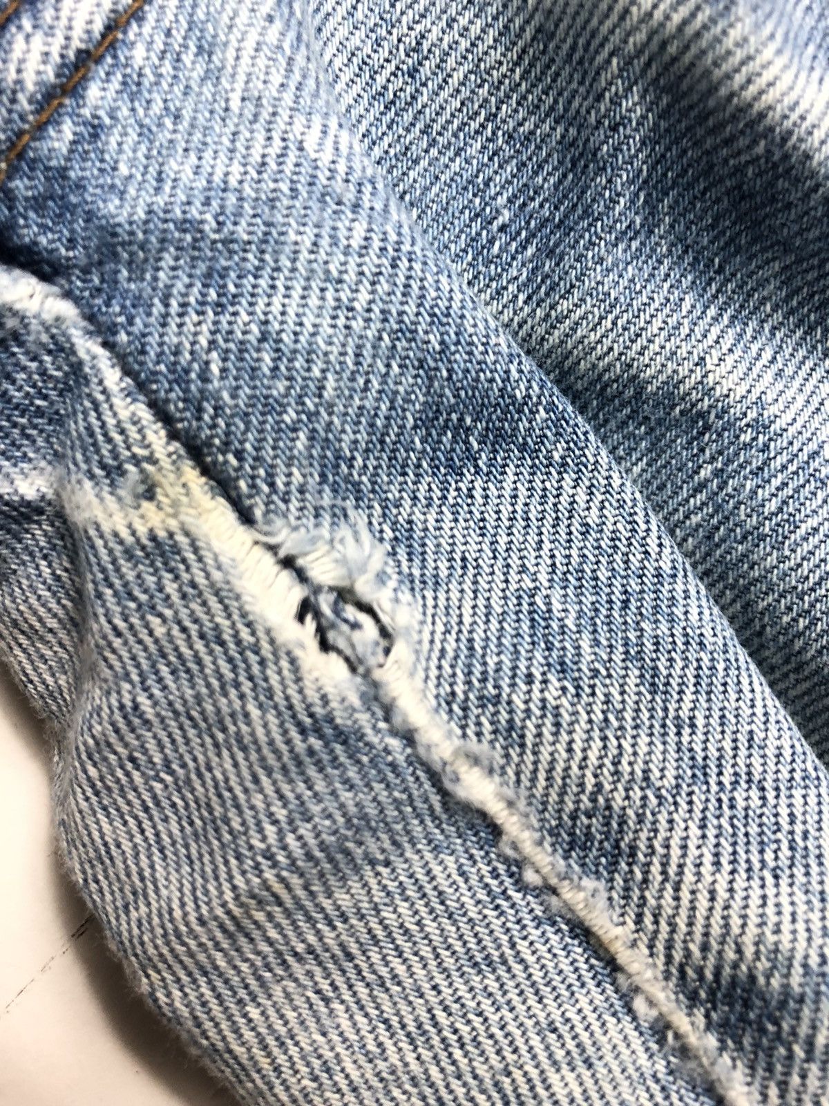 Levi's × Vintage VINTAGE 90s LEVIS 636 GREY TAB BIG E DISTRESSED DENIM Size US 29 - 12 Thumbnail