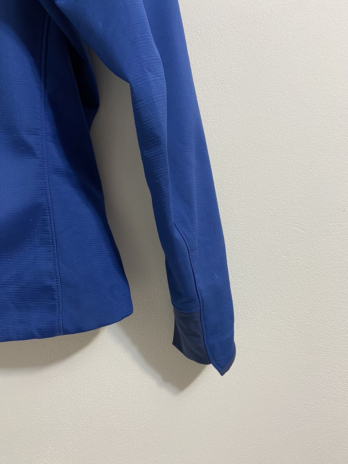 Arc'teryx Arc’teryx Women’s Jacket Softshell Vintage Size S / US 4 / IT 40 - 24 Thumbnail