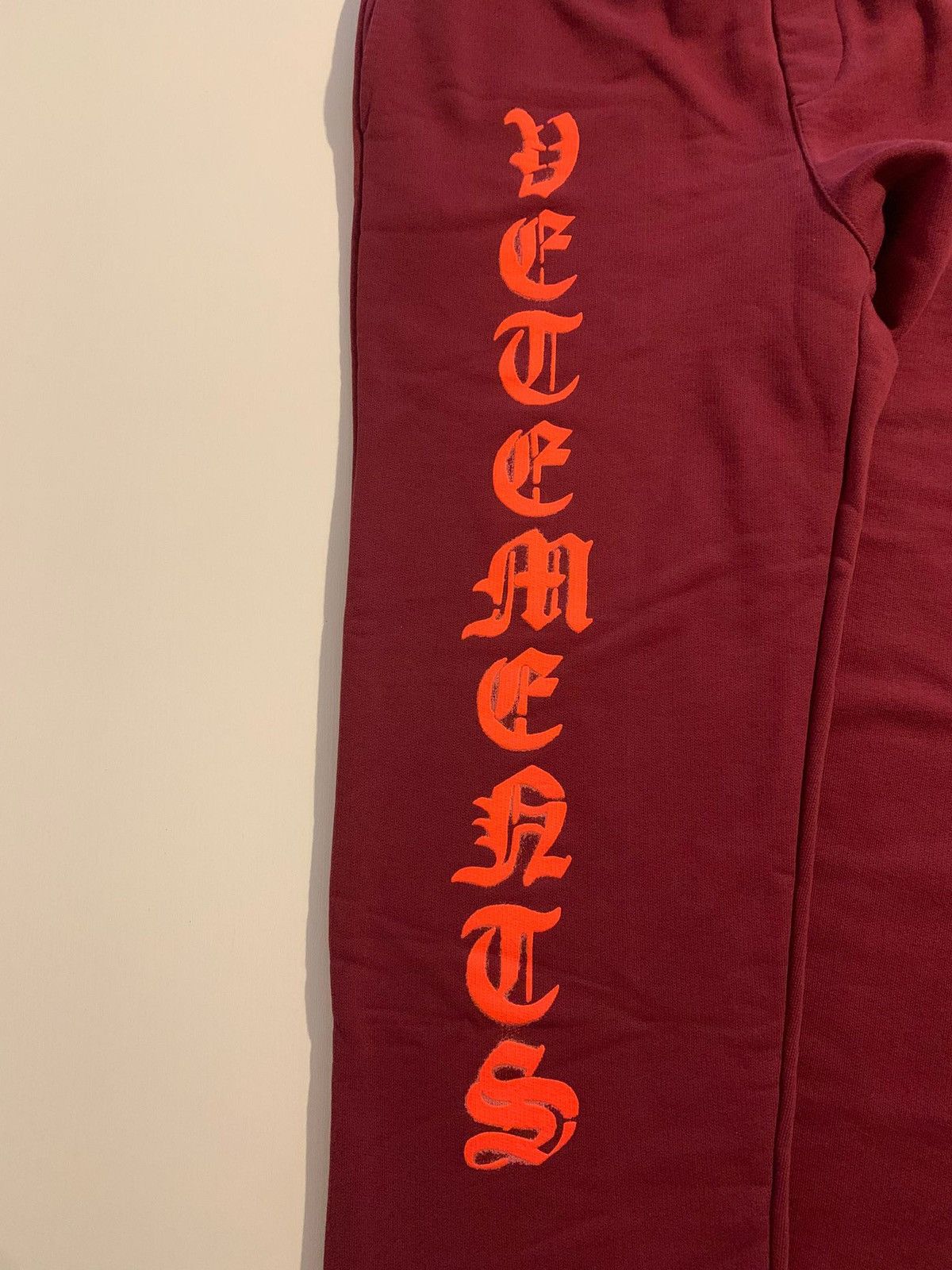 Vetements Vetements Logo Anarchy Sweatpants Size US 34 / EU 50 - 3 Thumbnail
