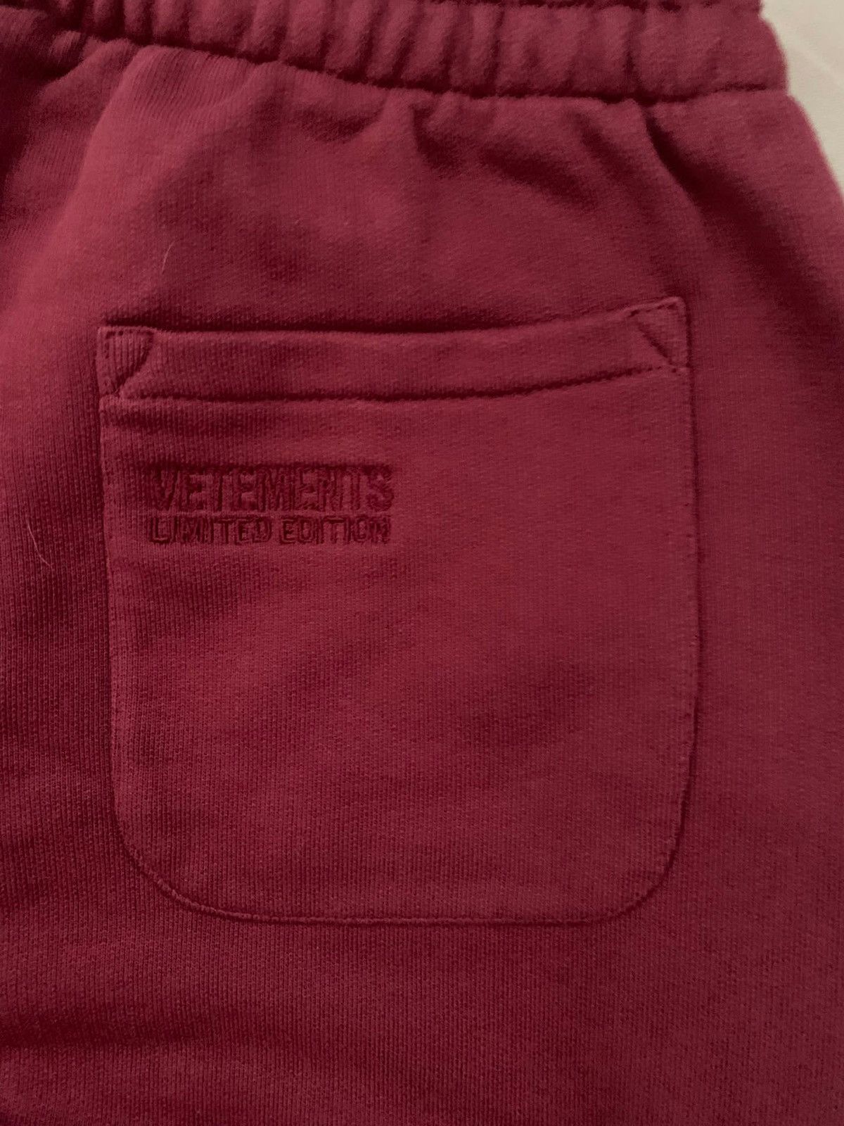 Vetements Vetements Logo Anarchy Sweatpants Size US 34 / EU 50 - 7 Thumbnail