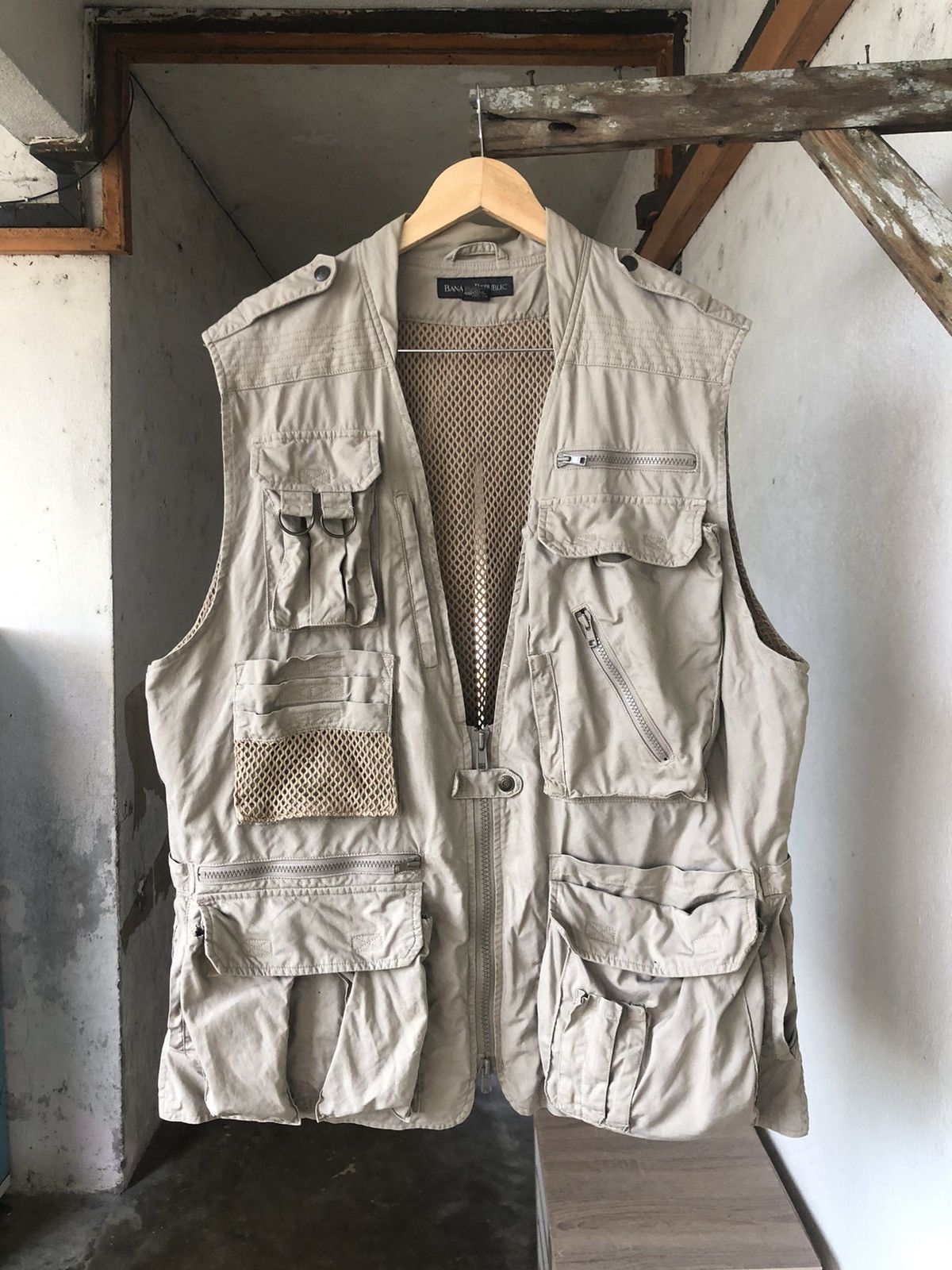 image of Banana Republic Utility Multipocket Hunting Vest Jacket in Brown, Men's (Size Large)