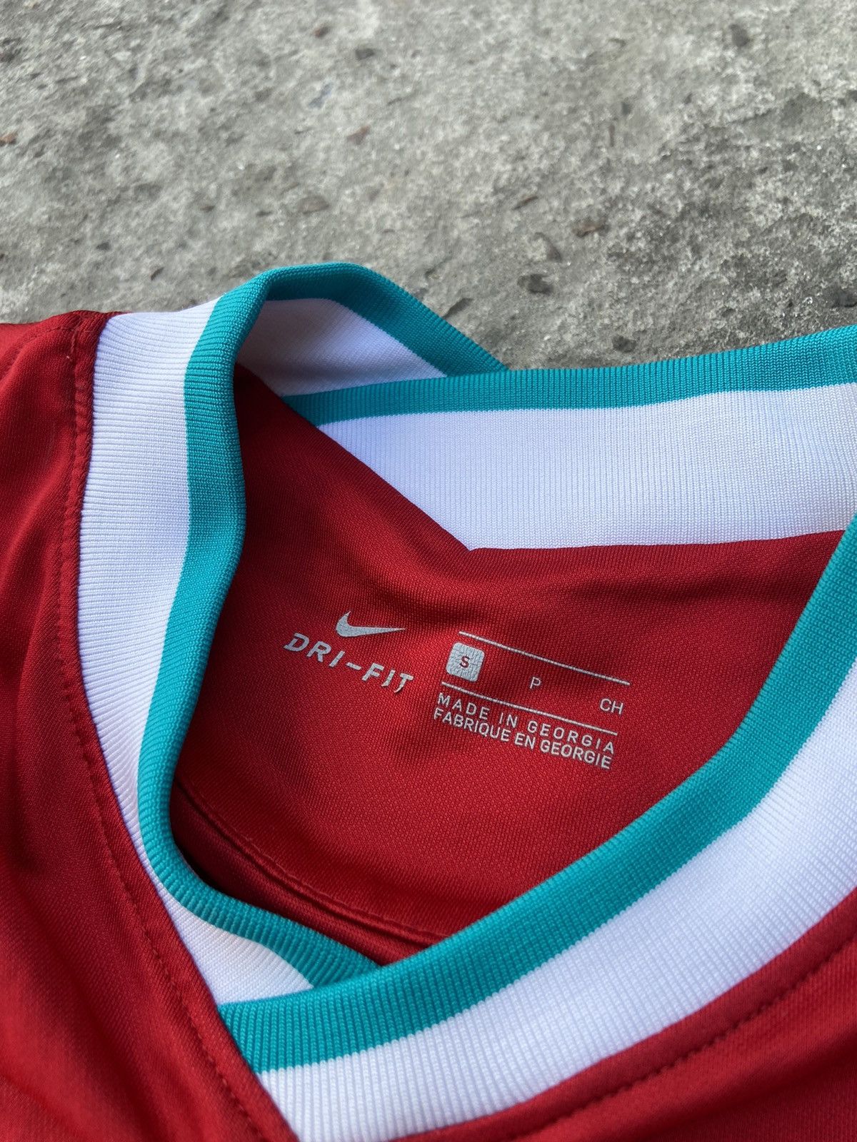 Nike Nike Liverpool soccer jersey Streetwear football rare fans Size US S / EU 44-46 / 1 - 4 Thumbnail