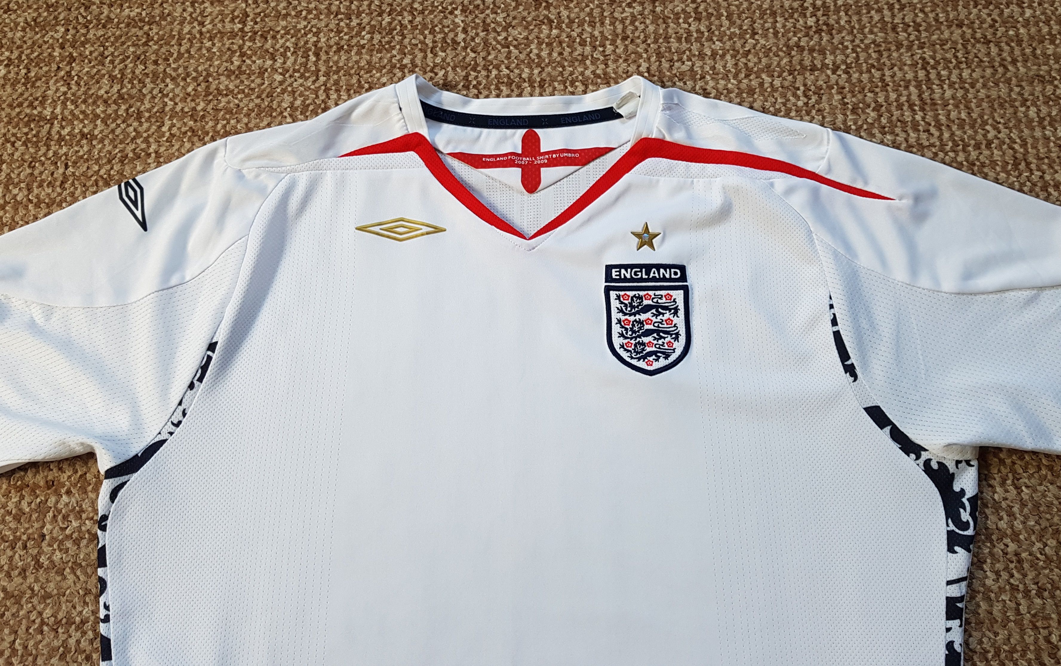 Umbro Vintage Umbro England 2008 Home Kit Soccer Football Jersey Size XL / US 12-14 / IT 48-50 - 2 Thumbnail