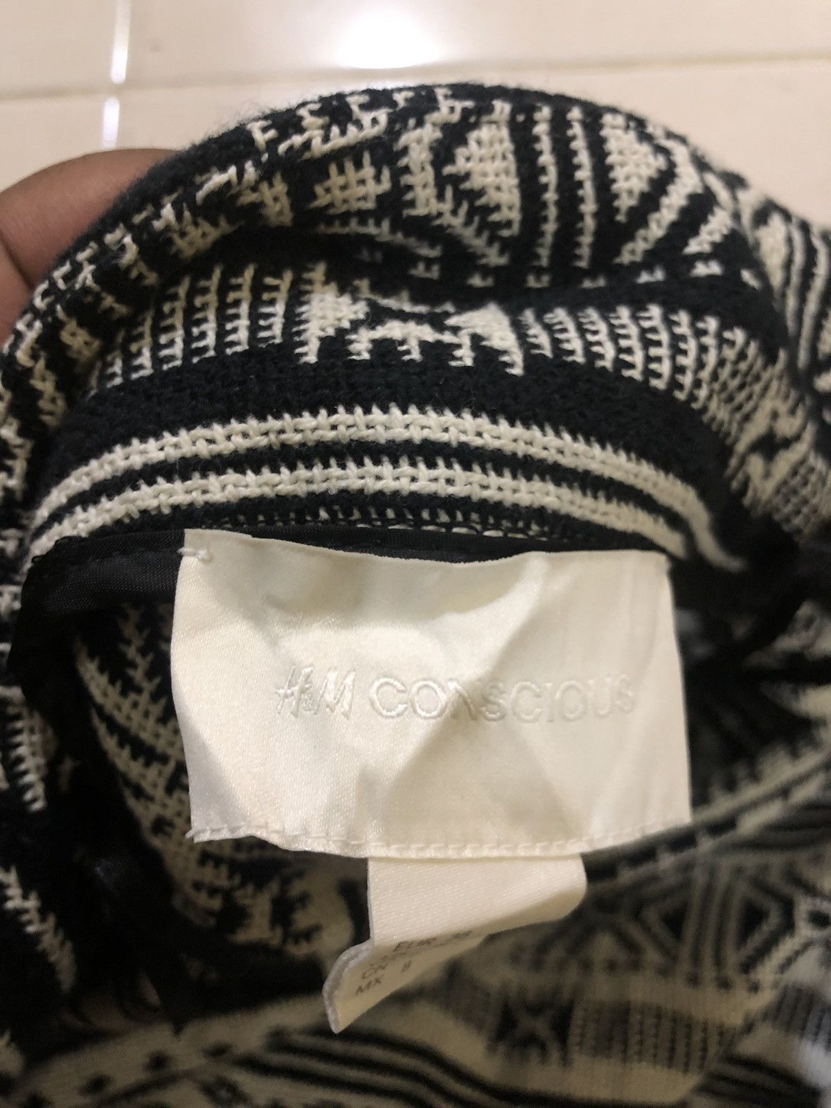 H&M H&M conscious cardigan size Medium Navajo style Size US M / EU 48-50 / 2 - 7 Thumbnail