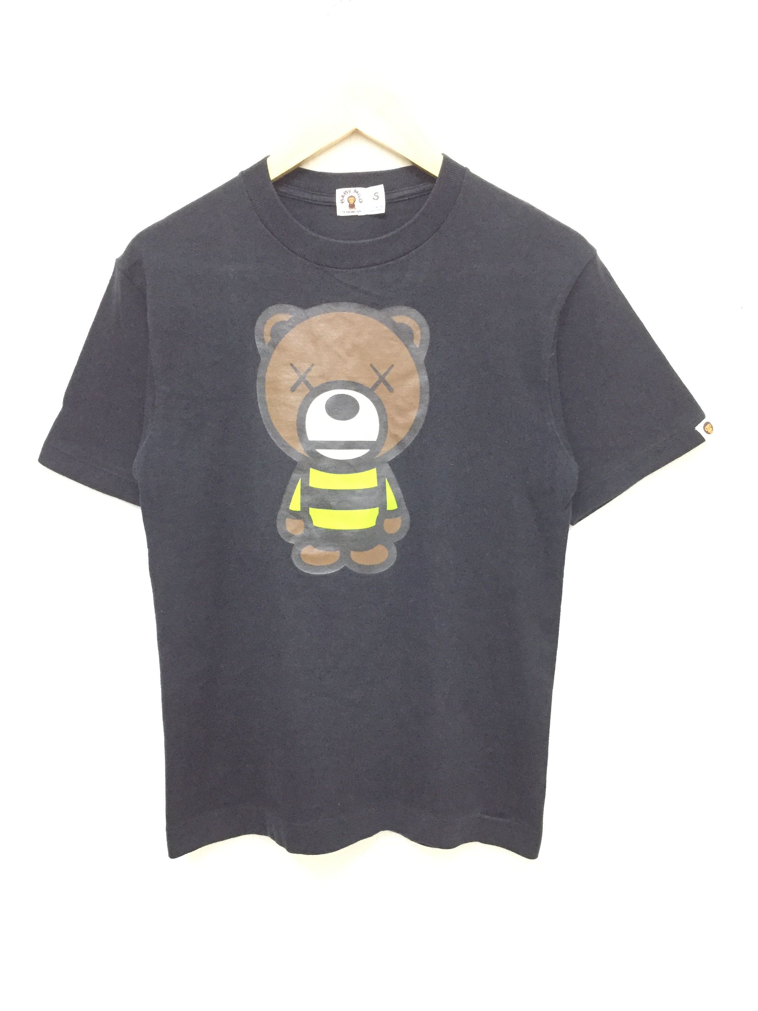 Bape × Kaws 2006 Bape kaws bear tee Size US S / EU 44-46 / 1 - 1 Thumbnail