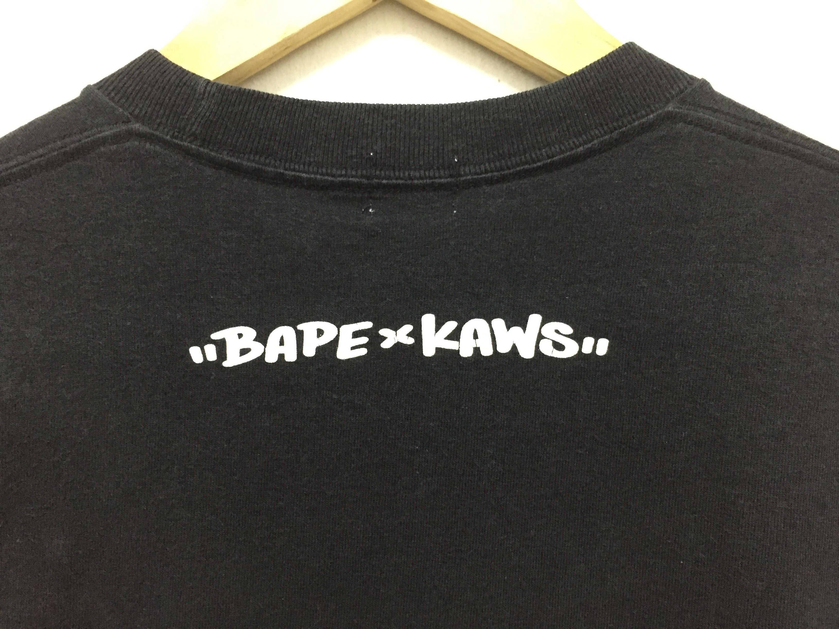 Bape × Kaws 2006 Bape kaws bear tee Size US S / EU 44-46 / 1 - 6 Thumbnail