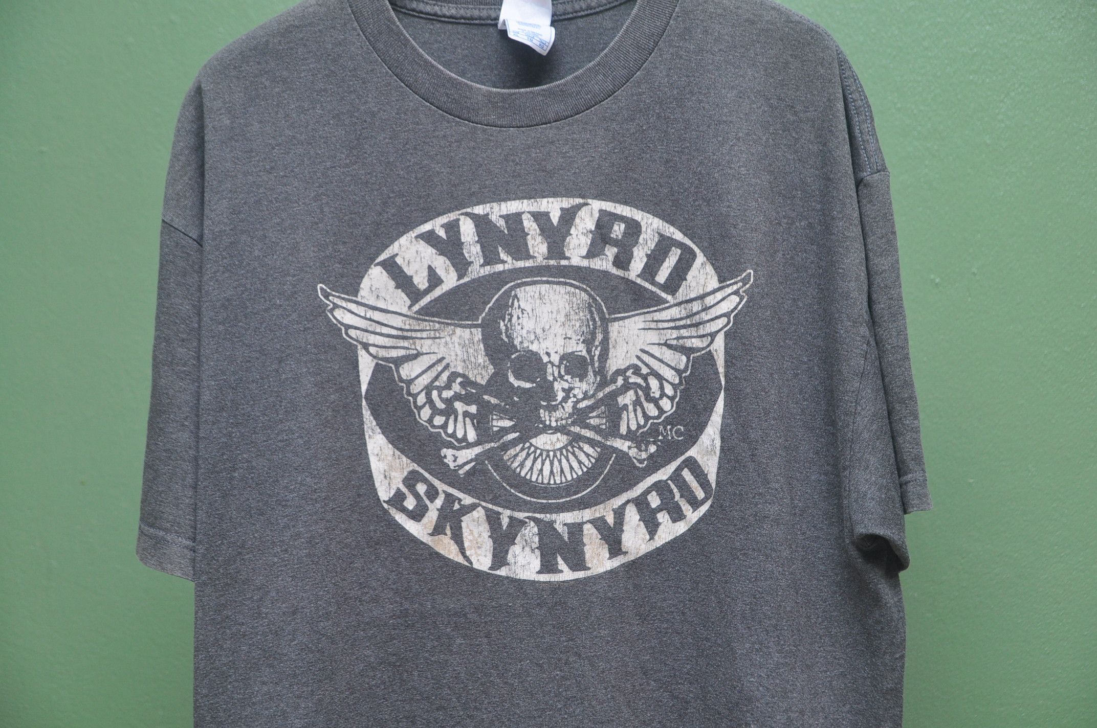 Band Tees × Designer × Japanese Brand Vintage Lynyrd Skynyrd skull Logo Band Music Shirt Size US XL / EU 56 / 4 - 3 Thumbnail