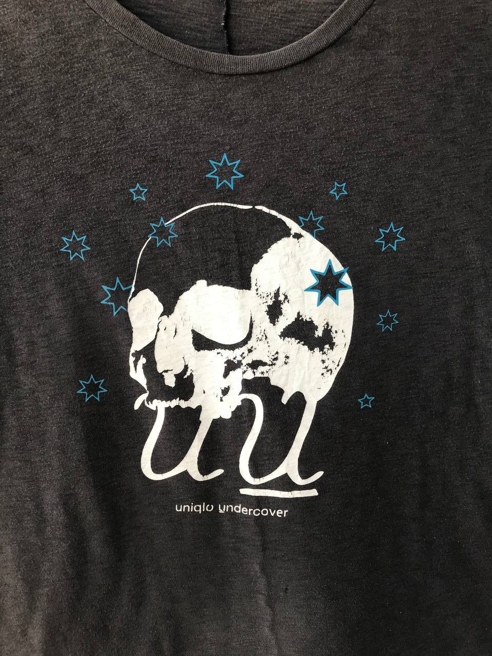 Undercover × Uniqlo UU UNIQLO X UNDERCOVER BIG LOGO TEE Size US L / EU 52-54 / 3 - 3 Thumbnail