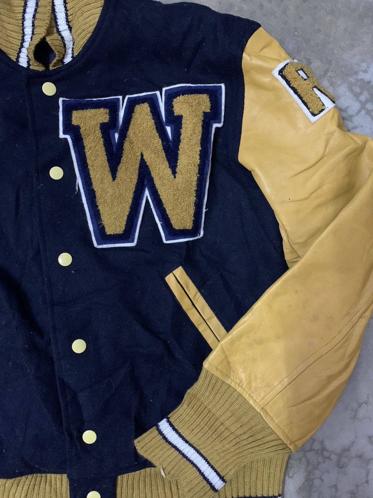 Japanese Brand Nice Embroidery Logo Varsity Jacket Size US L / EU 52-54 / 3 - 3 Thumbnail