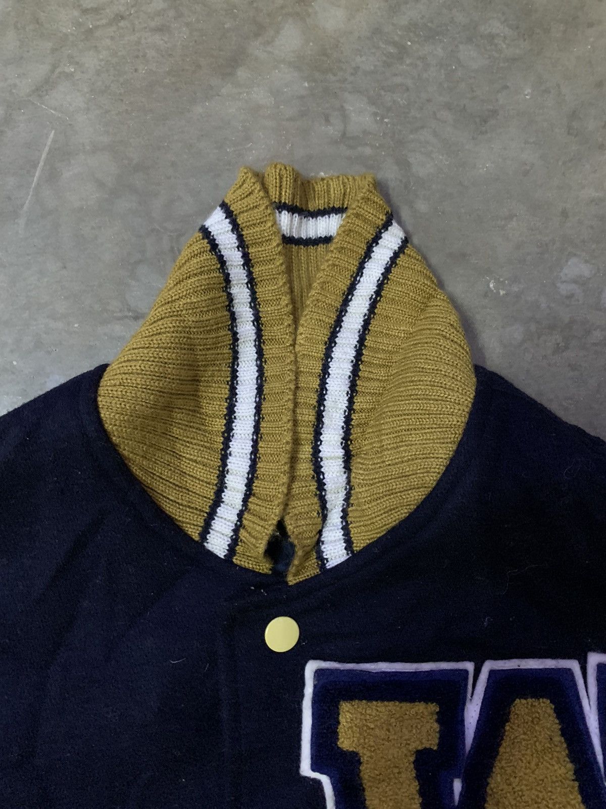 Japanese Brand Nice Embroidery Logo Varsity Jacket Size US L / EU 52-54 / 3 - 8 Thumbnail