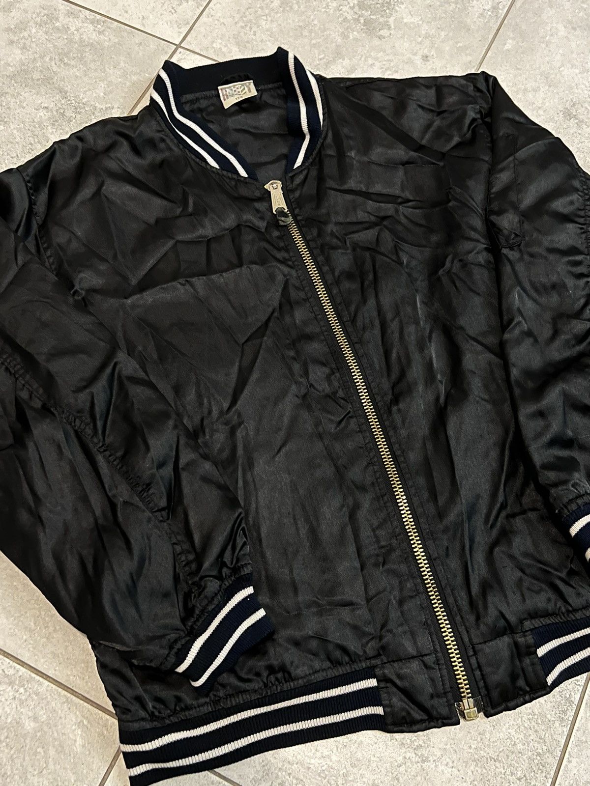 Vintage Ma1 Flyer Black Vintage Nylon Bomber Jacket BoxyFit Oversize Size US M / EU 48-50 / 2 - 4 Thumbnail