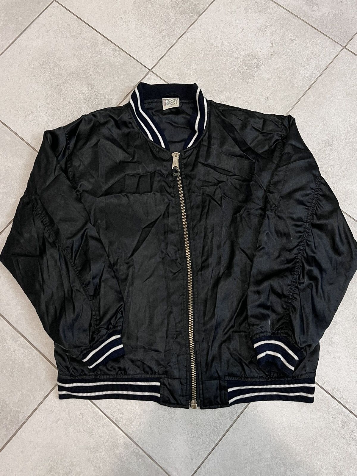 Vintage Ma1 Flyer Black Vintage Nylon Bomber Jacket BoxyFit Oversize Size US M / EU 48-50 / 2 - 1 Thumbnail