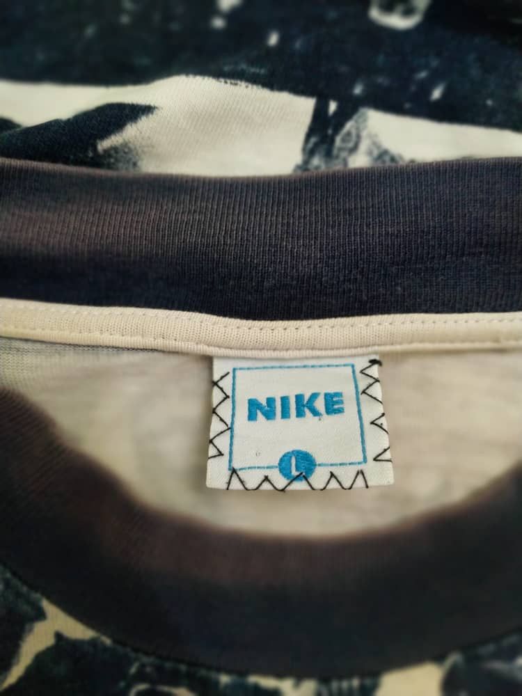 Nike Vintage Rare Nike Basketball full print t-shirt Size US L / EU 52-54 / 3 - 9 Thumbnail