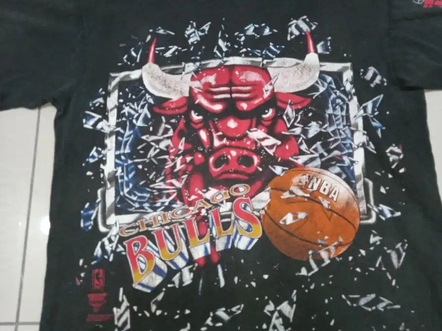 NBA Vintage 90s Chicago Bulls Shattered Backboard 90s T-Shirt Size US L / EU 52-54 / 3 - 2 Thumbnail