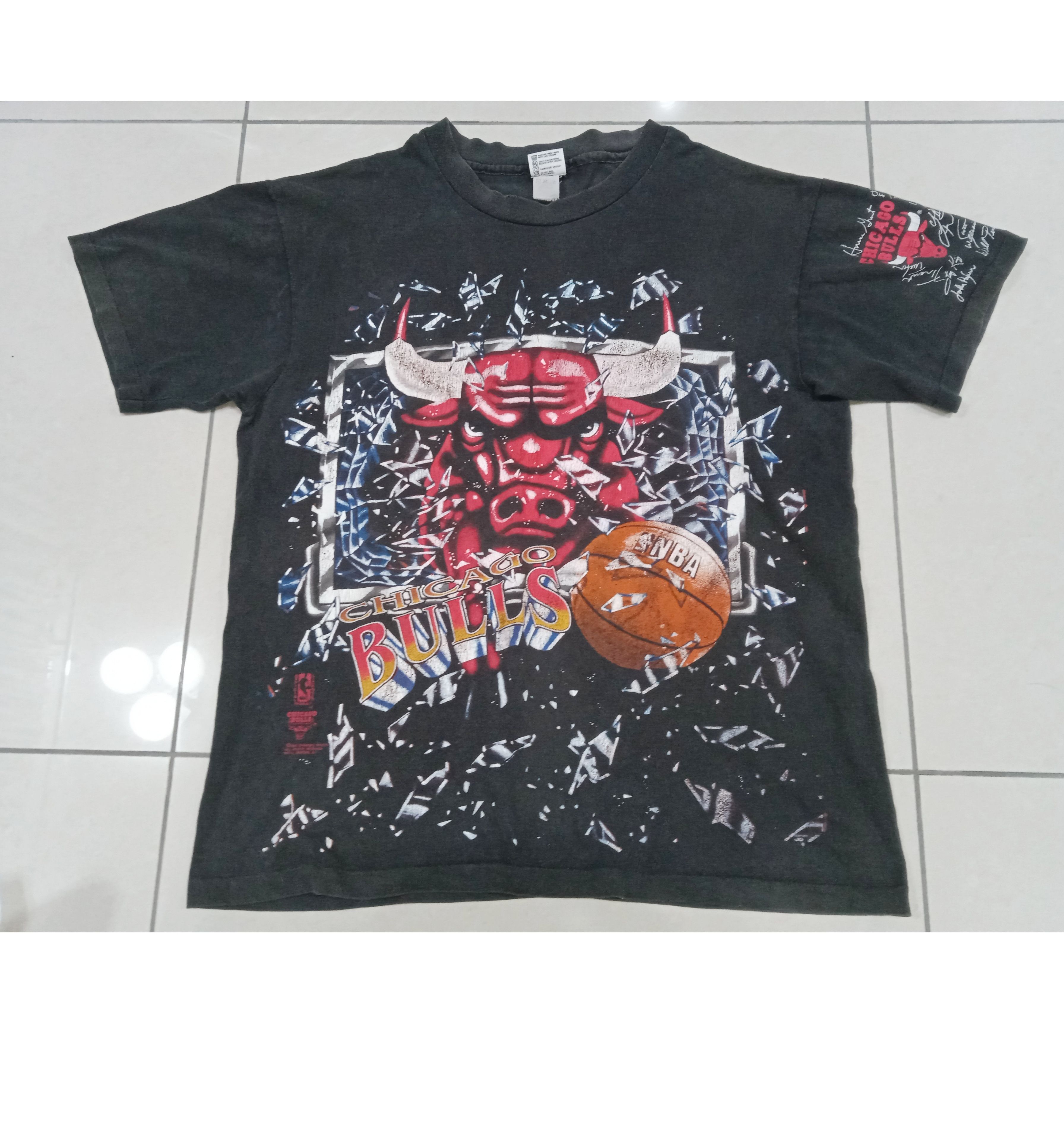NBA Vintage 90s Chicago Bulls Shattered Backboard 90s T-Shirt Size US L / EU 52-54 / 3 - 1 Thumbnail