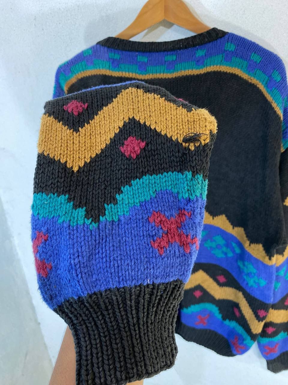 Perry Ellis Perry Ellis Knitted by Hand Knitwear Very Nice Design Size US L / EU 52-54 / 3 - 6 Thumbnail