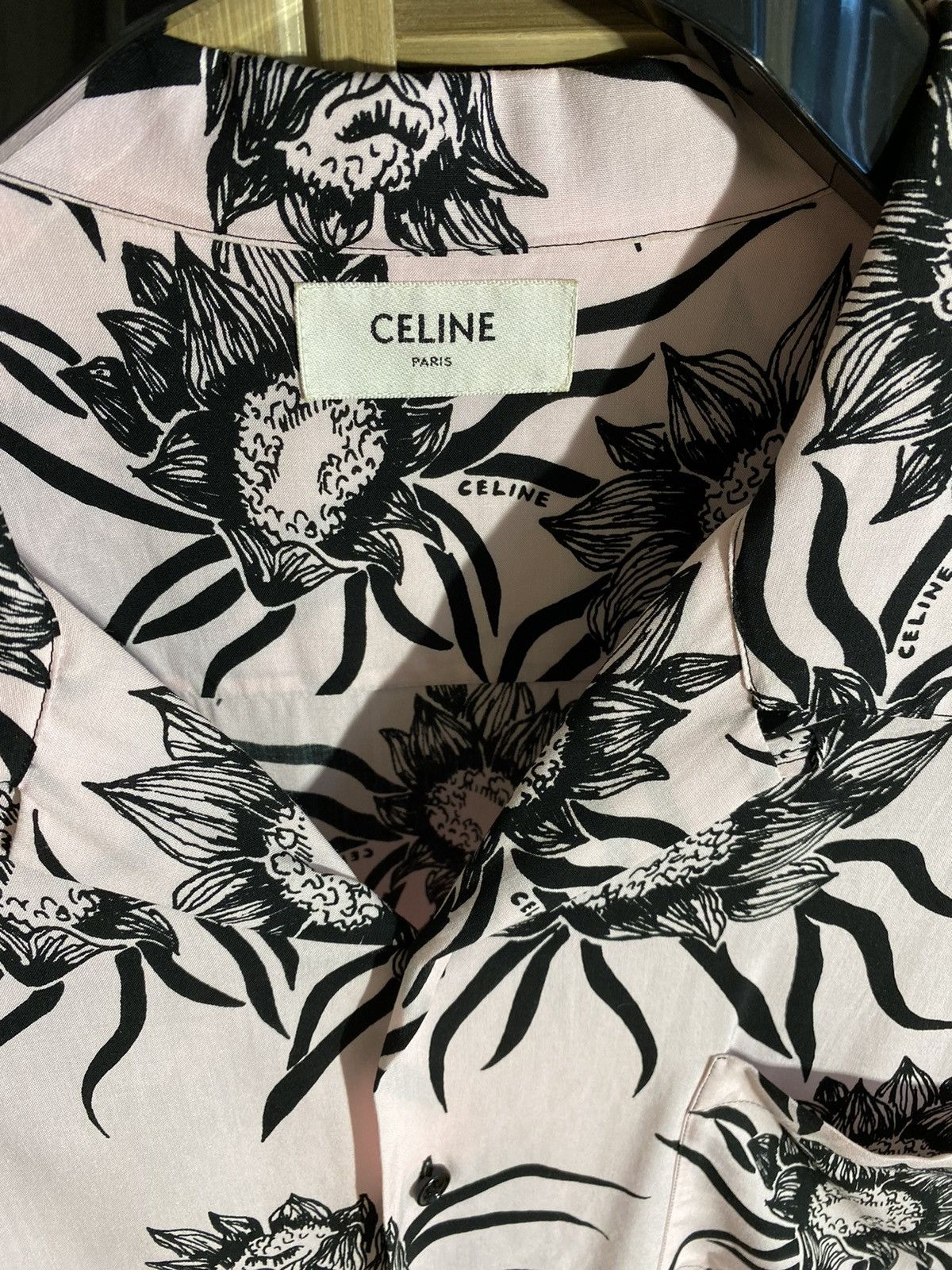 Celine × Hedi Slimane LOOSE HAWAIIAN SHIRT IN PRINTED VISCOSE PINK / BLACK Size US S / EU 44-46 / 1 - 8 Thumbnail
