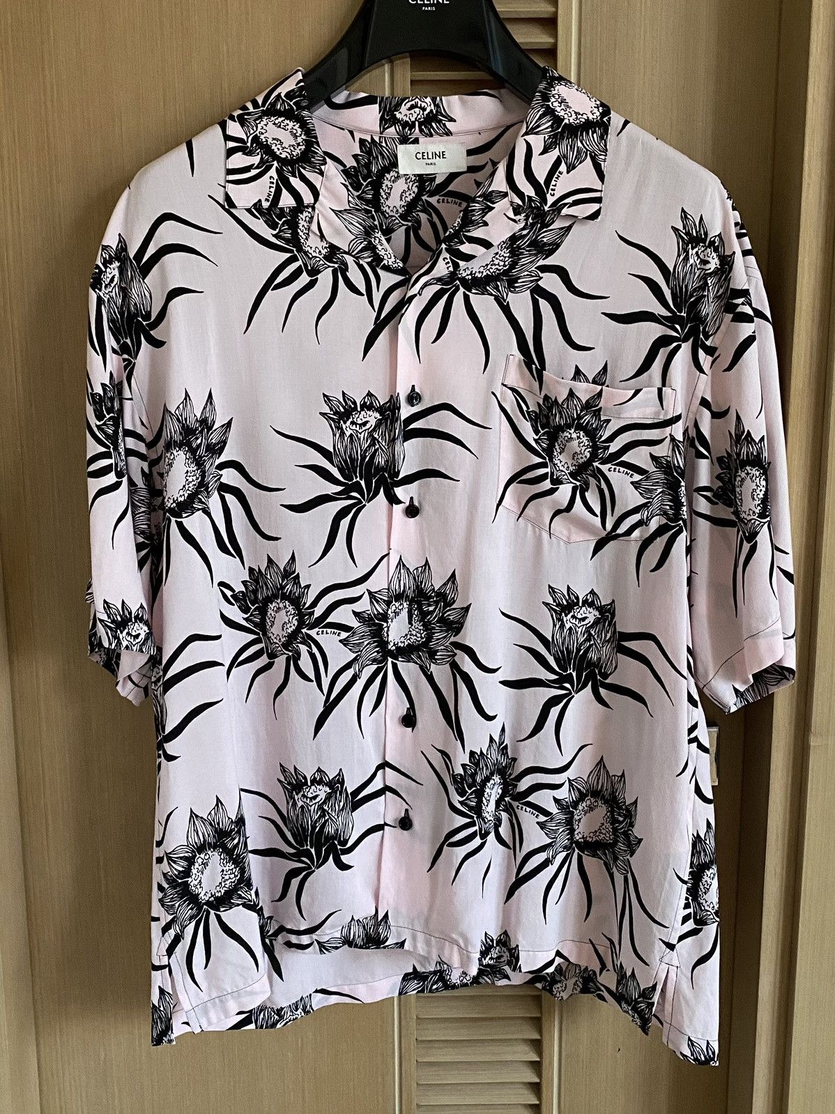 Celine × Hedi Slimane LOOSE HAWAIIAN SHIRT IN PRINTED VISCOSE PINK / BLACK Size US S / EU 44-46 / 1 - 4 Thumbnail