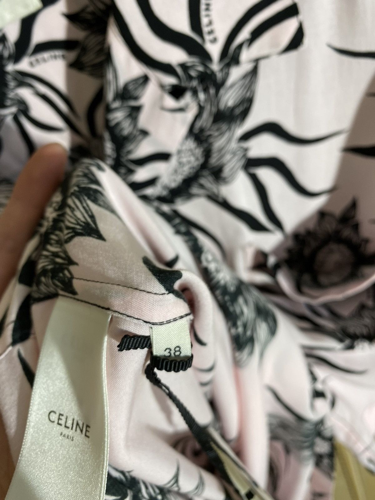 Celine × Hedi Slimane LOOSE HAWAIIAN SHIRT IN PRINTED VISCOSE PINK / BLACK Size US S / EU 44-46 / 1 - 11 Thumbnail