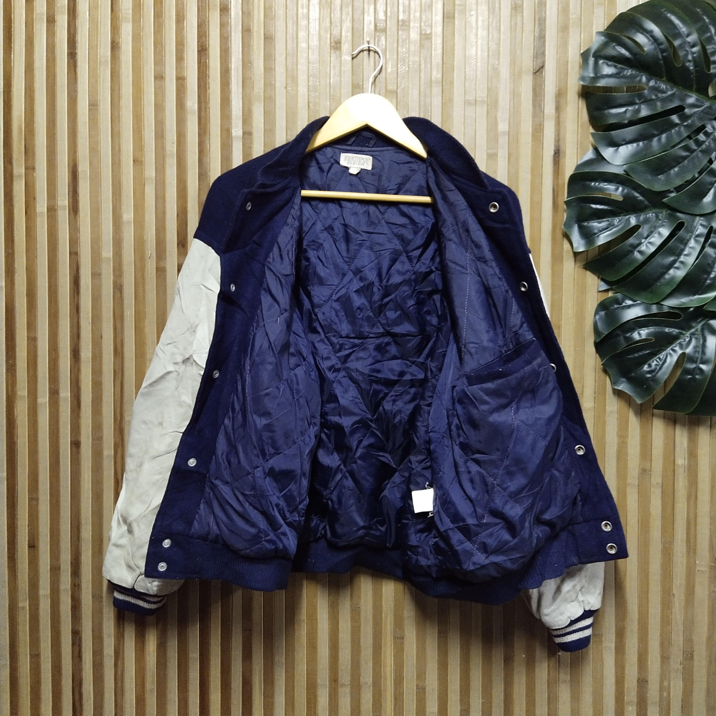 Vintage Vintage Suntory Coffee Boss Varsity Jacket Embroided Logo Size US L / EU 52-54 / 3 - 8 Thumbnail