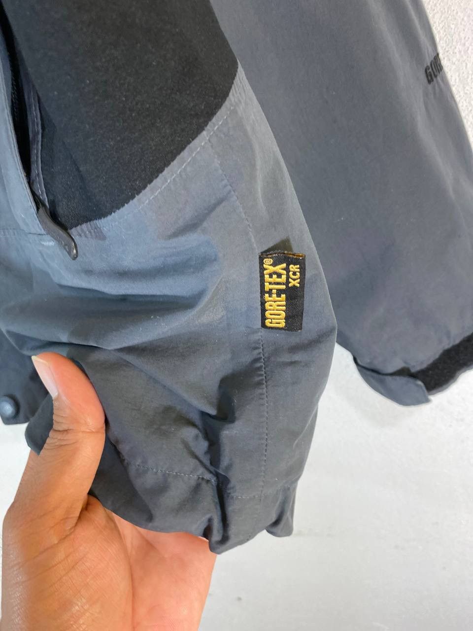 Columbia Columbia Goretex XCR Windbreaker Waterproof Nice Design Size US L / EU 52-54 / 3 - 7 Thumbnail