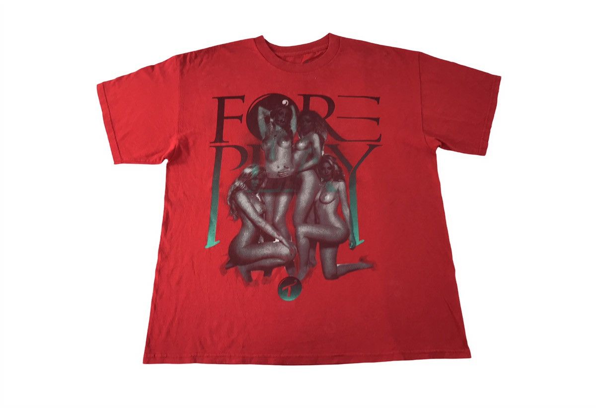 TITS Fore Play Big Sexy Hot Girl Printed Design Tee T-shirt