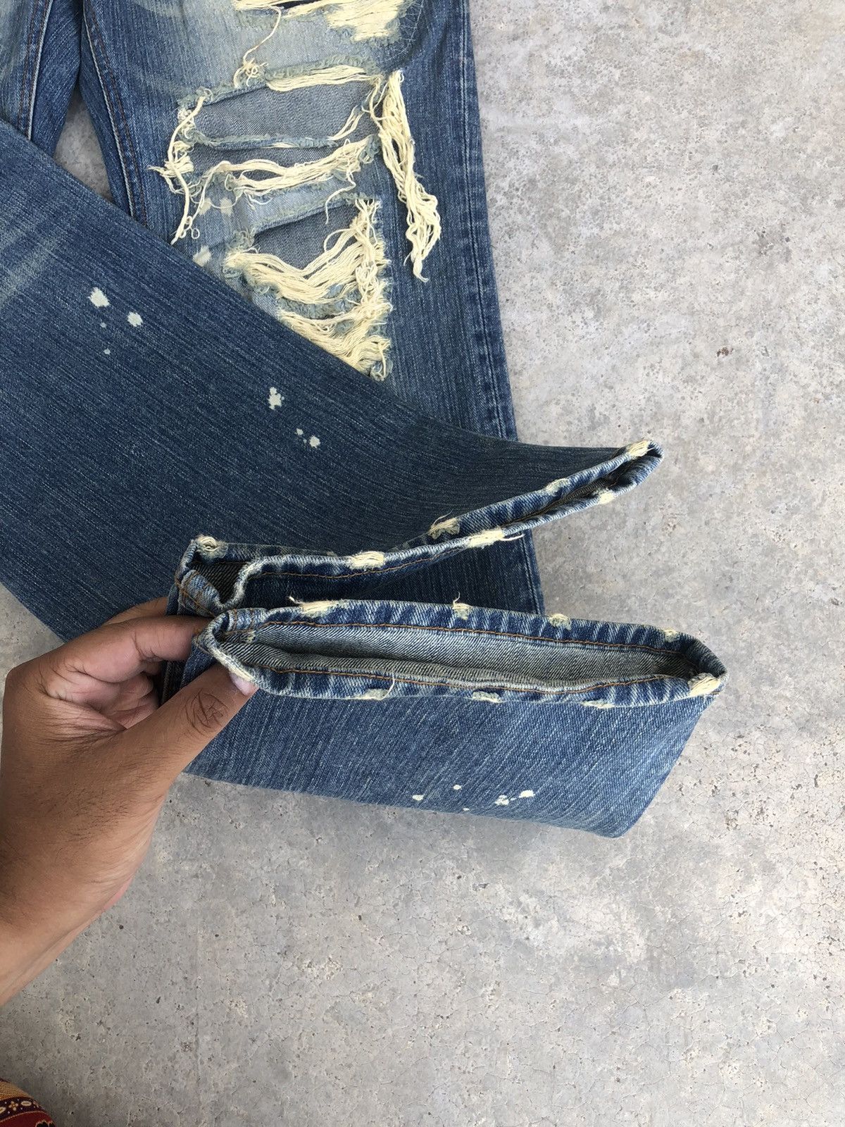 Who Decides War Rare Exhibitionist ttu Distressed Jeans Size US 33 - 17 Thumbnail